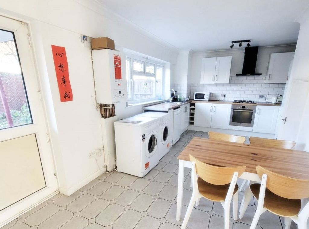 Property photo 1 of 5