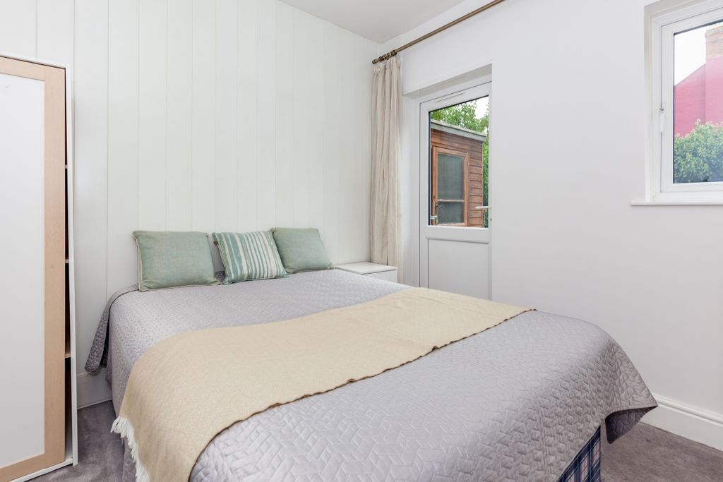 Property photo 2 of 14 Bedroom