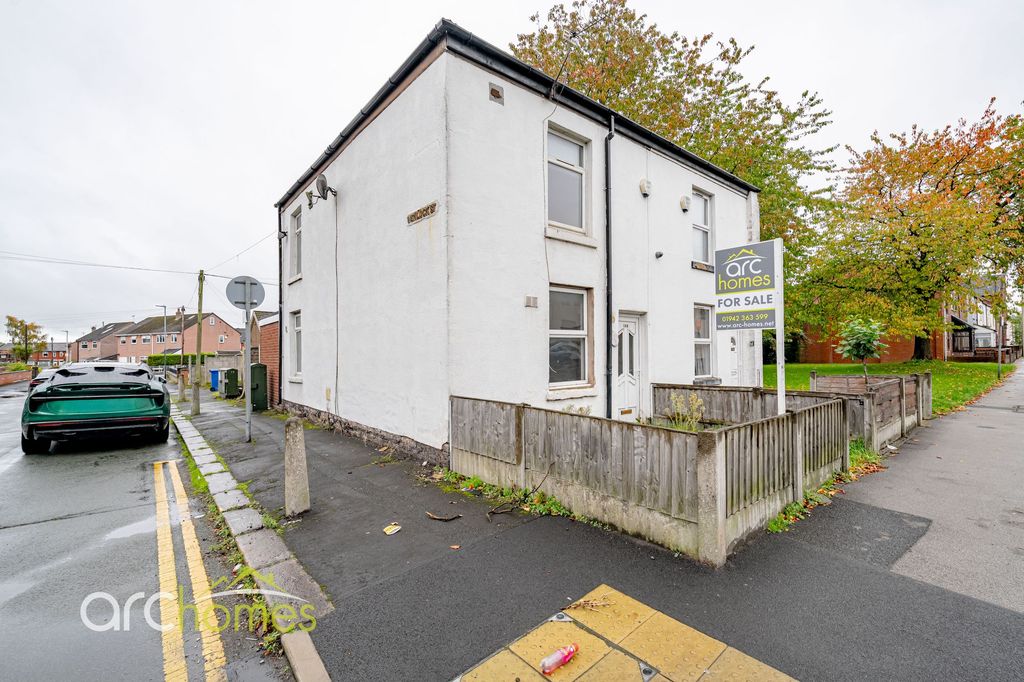 Property photo 1 of 13