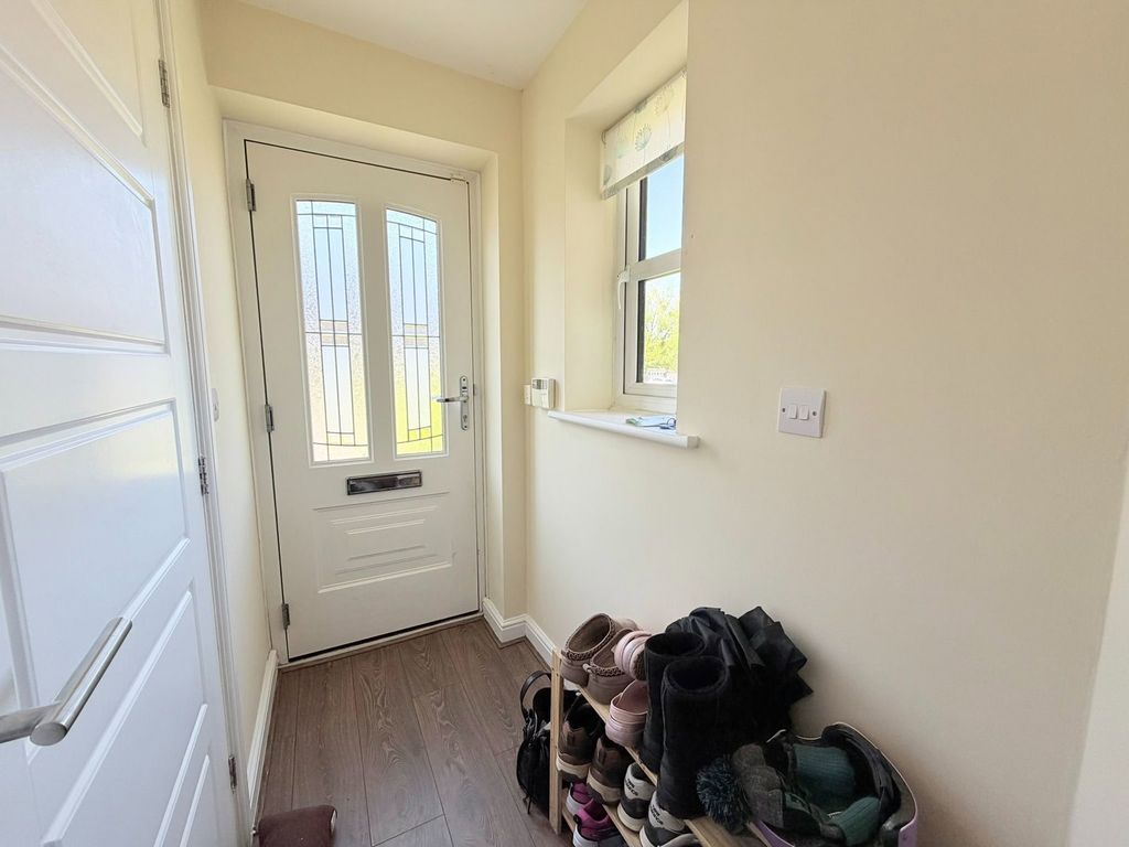 Property photo 2 of 24