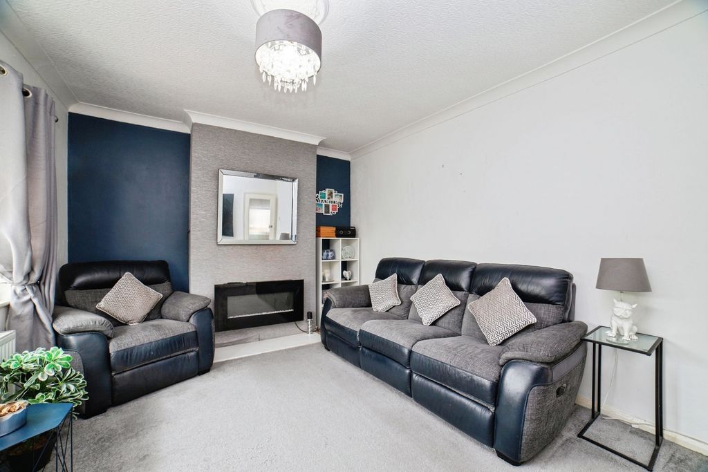 Property photo 2 of 17 Photo