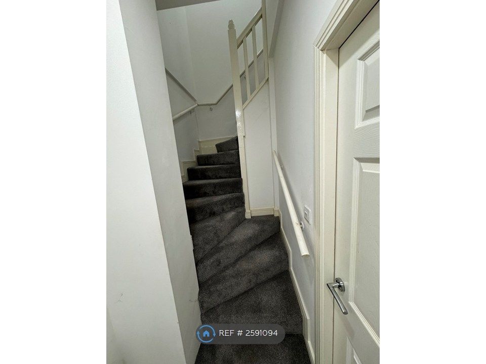 Property photo 3 of 35