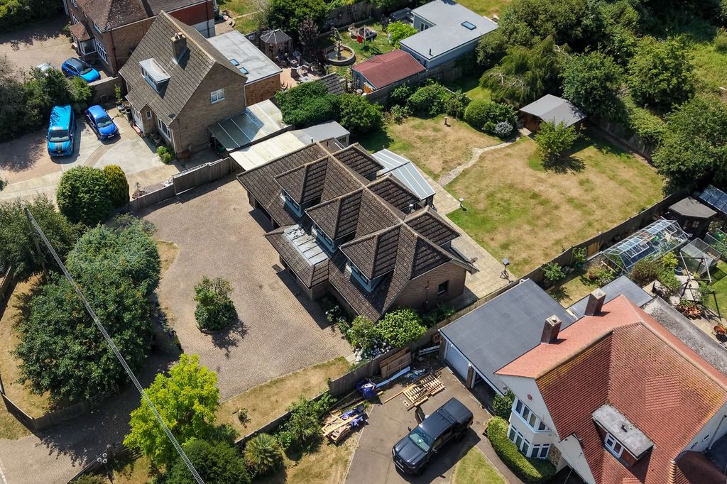 Property photo 3 of 31