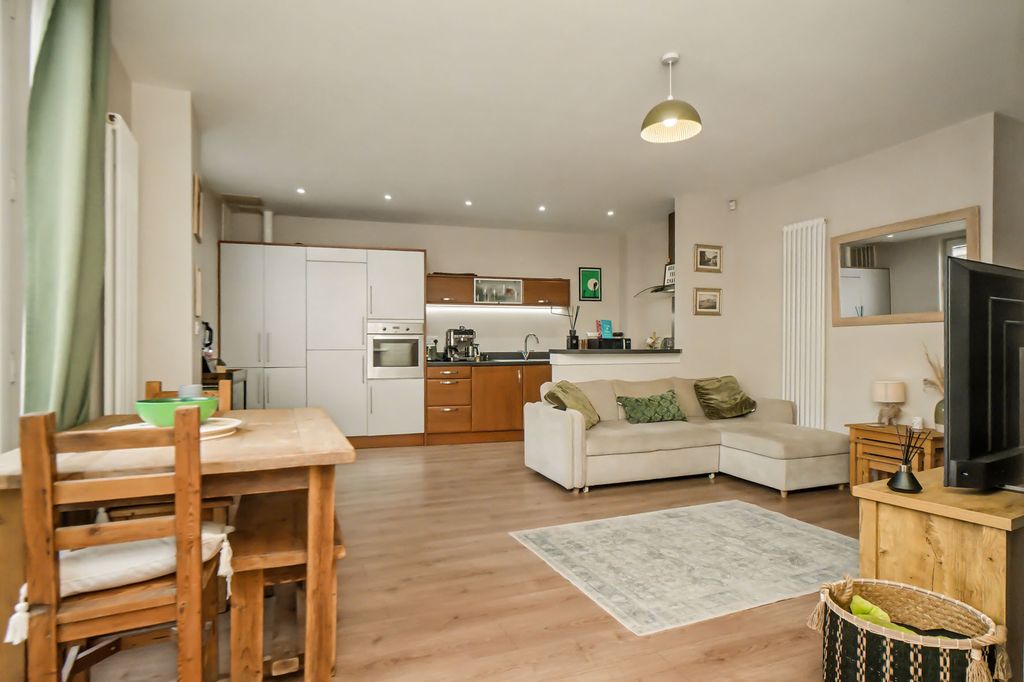 Property photo 1 of 8 Primary Property Image