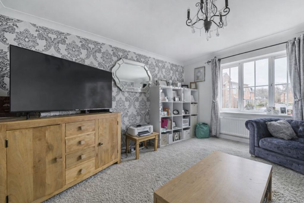 Property photo 3 of 18