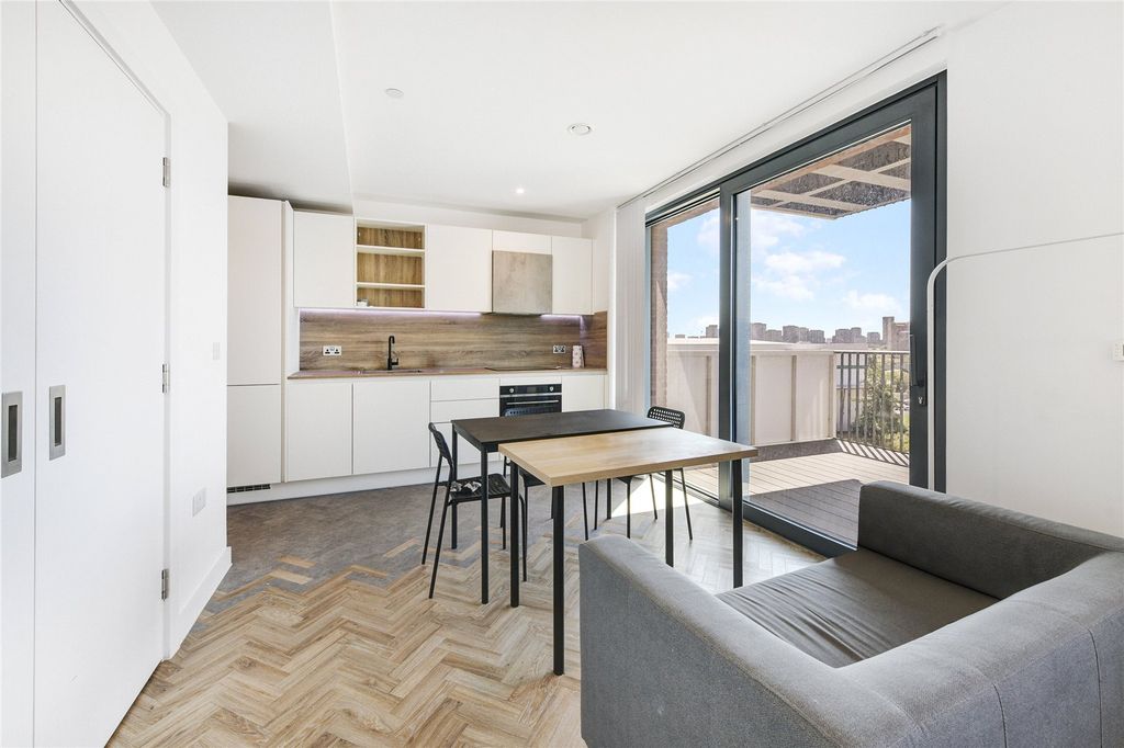 Property photo 1 of 14 Skyline Apartments