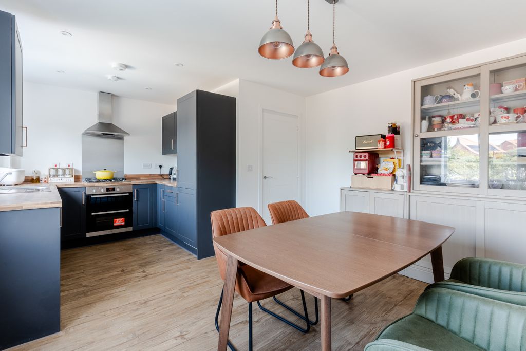 Property photo 1 of 19 A7409971-Hdr-12