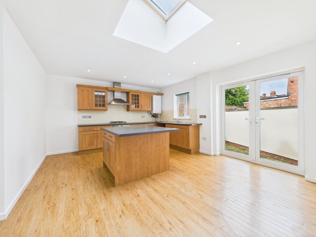 Property photo 3 of 13 Kitchen