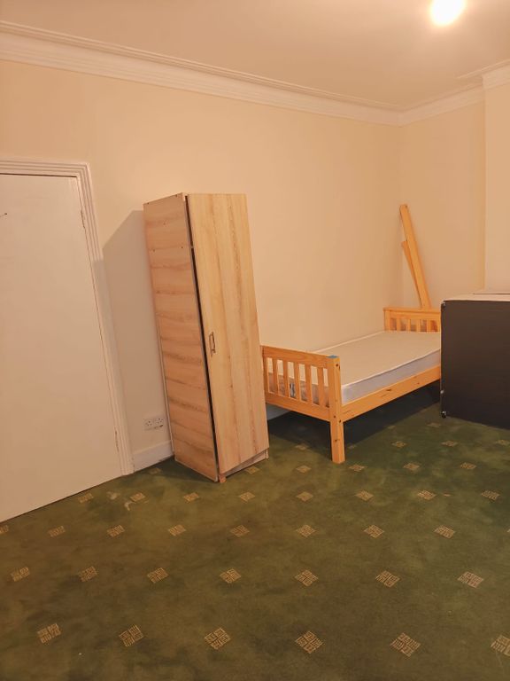 Property photo 3 of 25