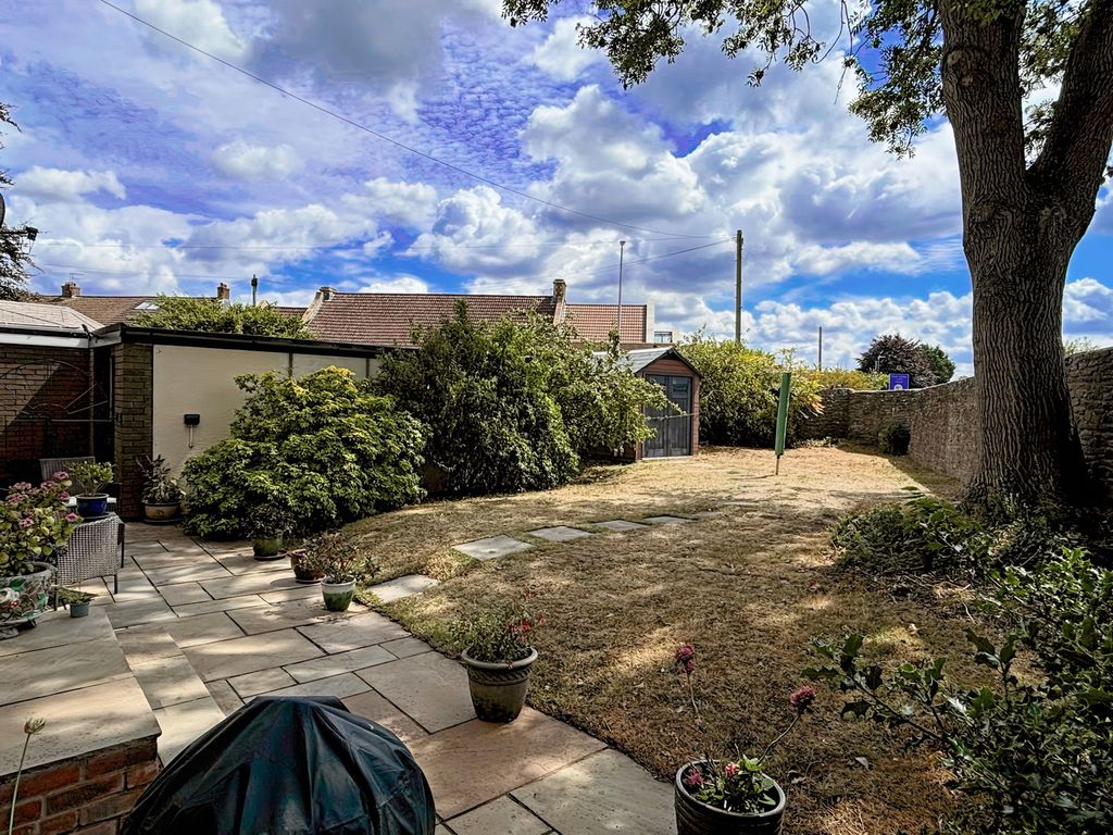 Property photo 1 of 28