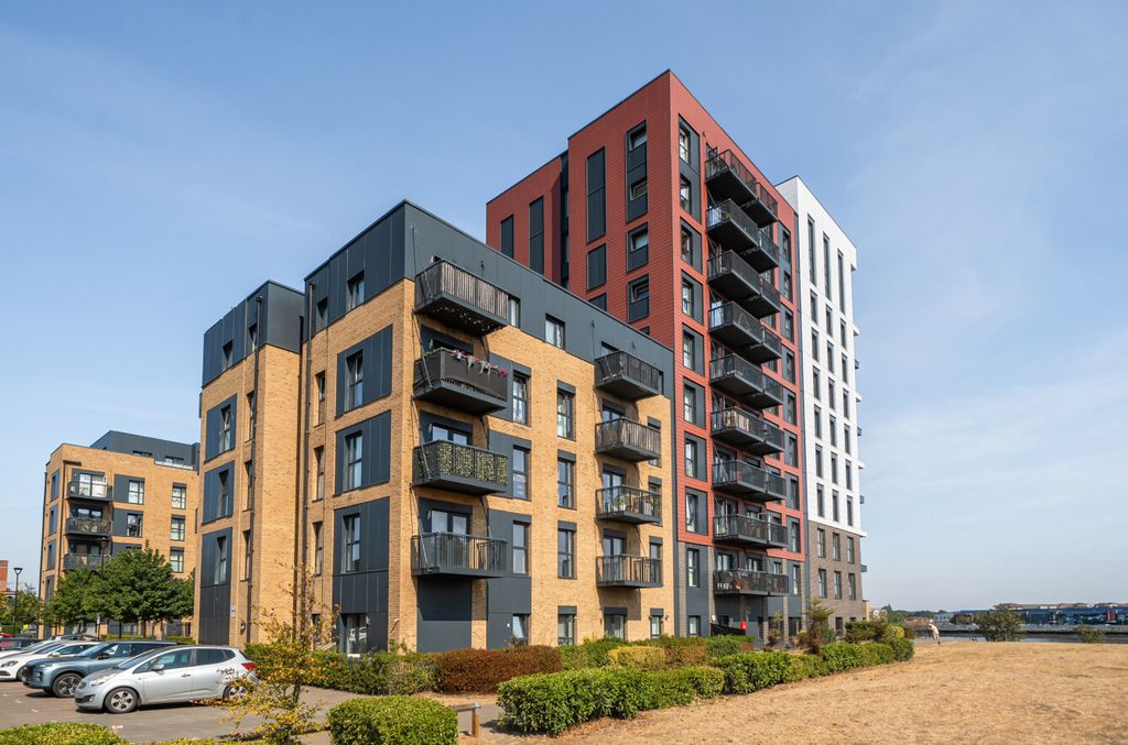 Property photo 1 of 16 1508268-2-6A7F8F4...