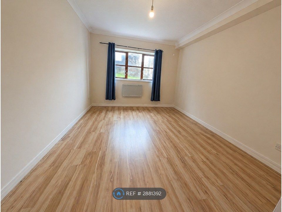 Property photo 3 of 4