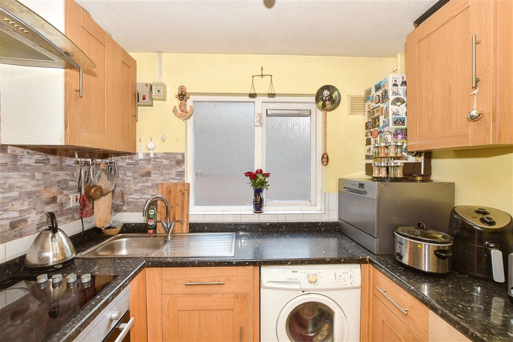 Property photo 2 of 10 Kitchen