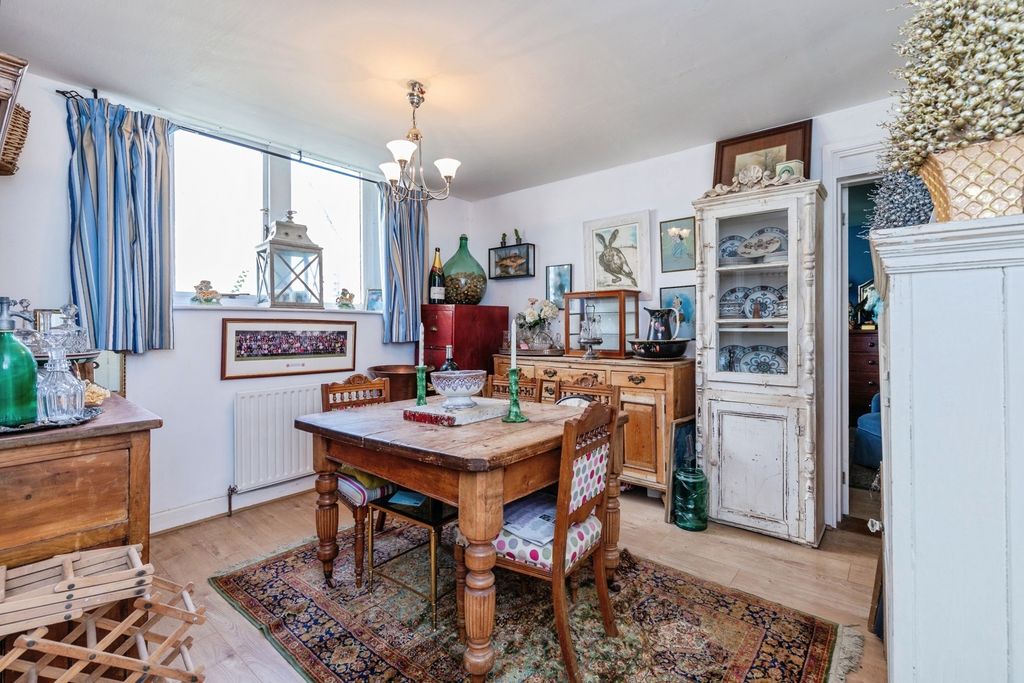 Property photo 2 of 15 Photo