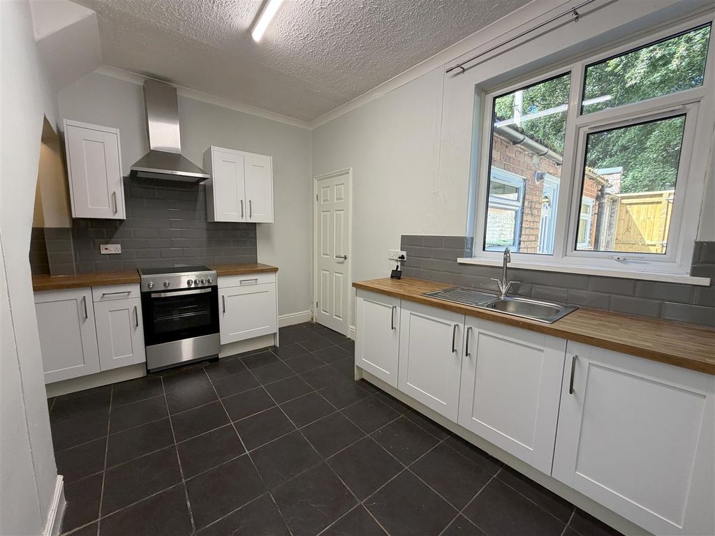 Property photo 3 of 9 Kitchen/ Diner