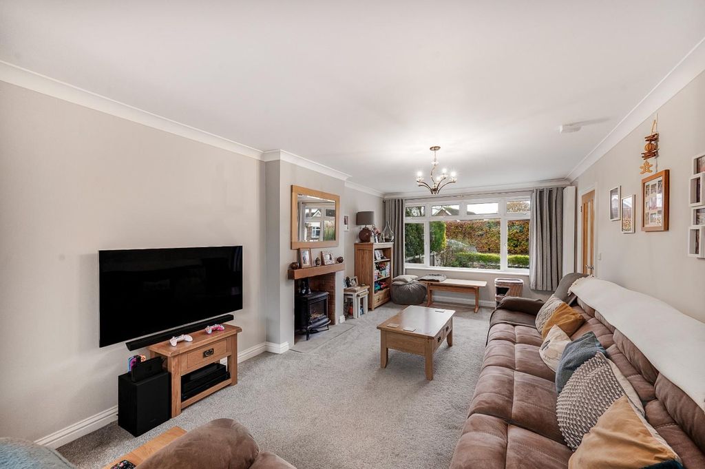 Property photo 2 of 21 Lounge