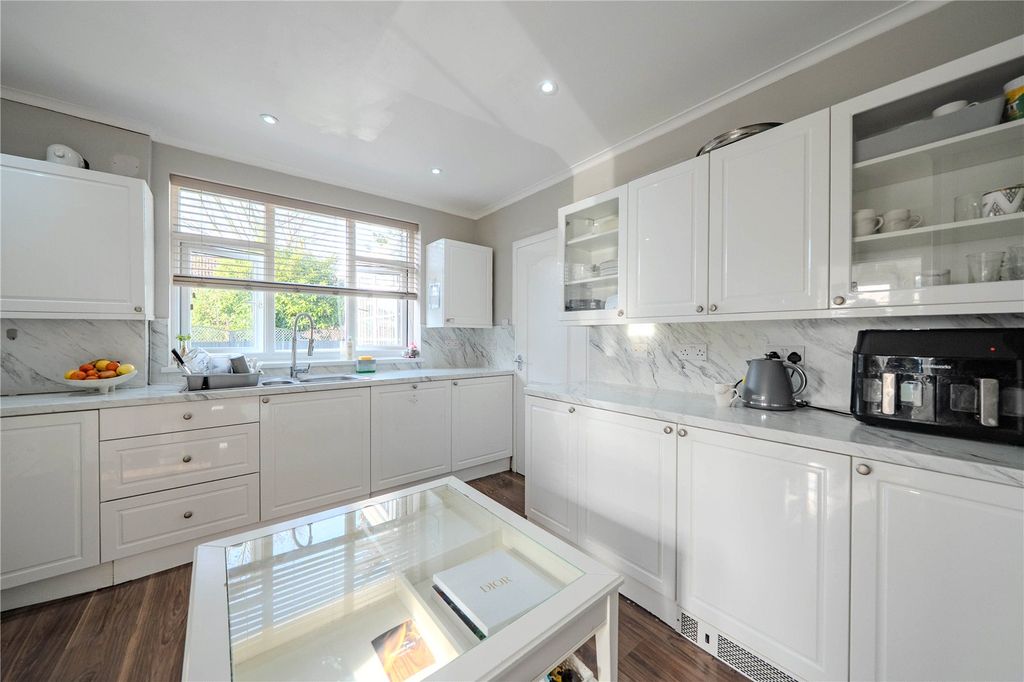 Property photo 2 of 12 Picture No. 25