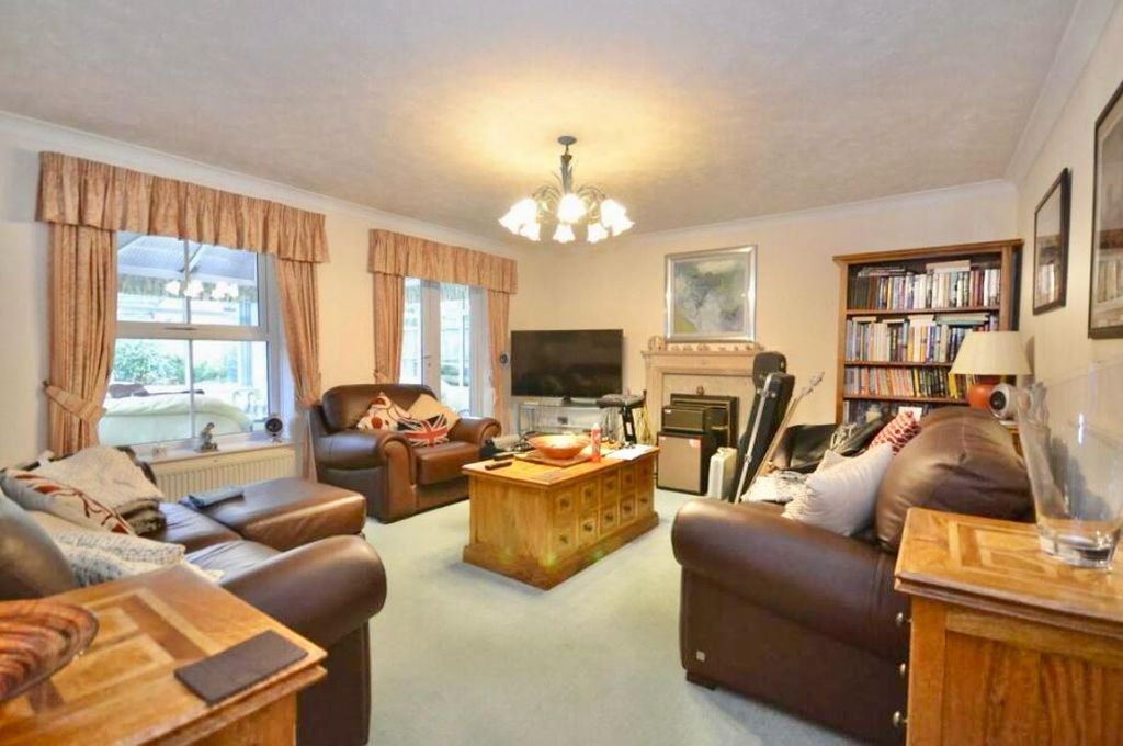 Property photo 3 of 13 Gallery