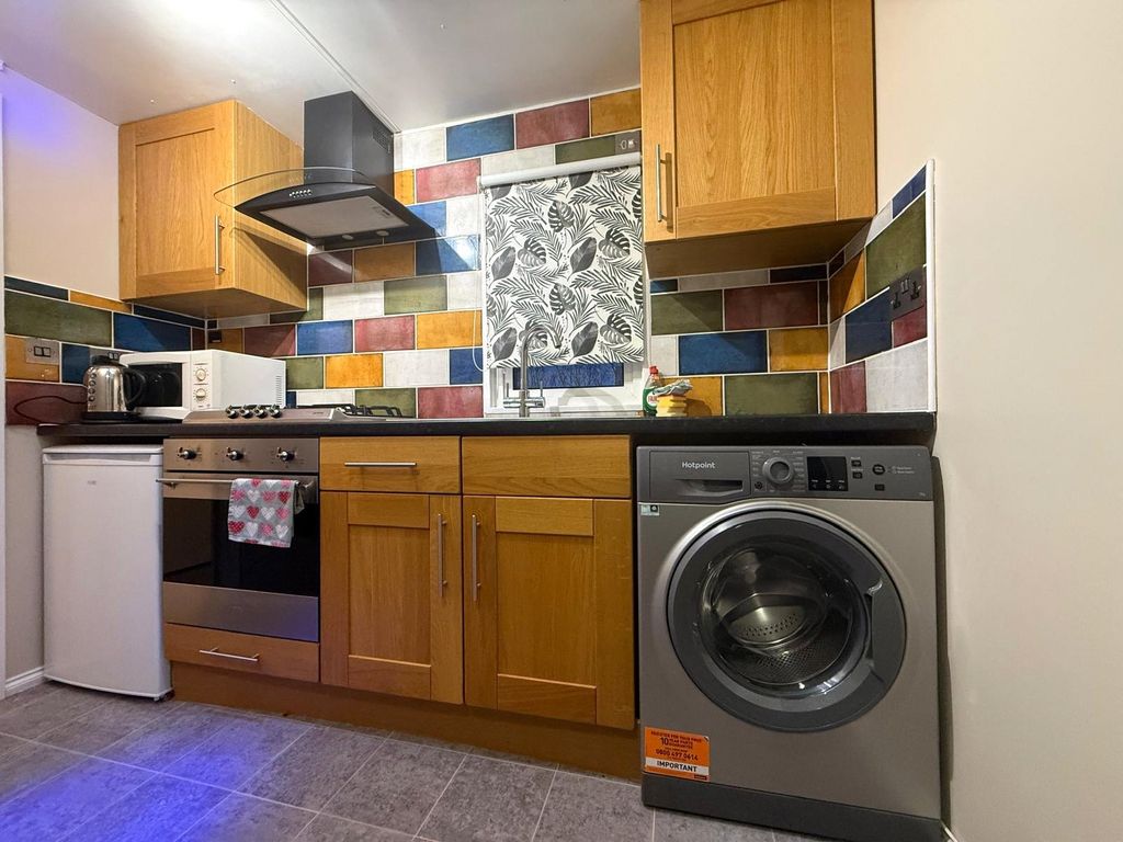 Property photo 3 of 7 Picture No. 05