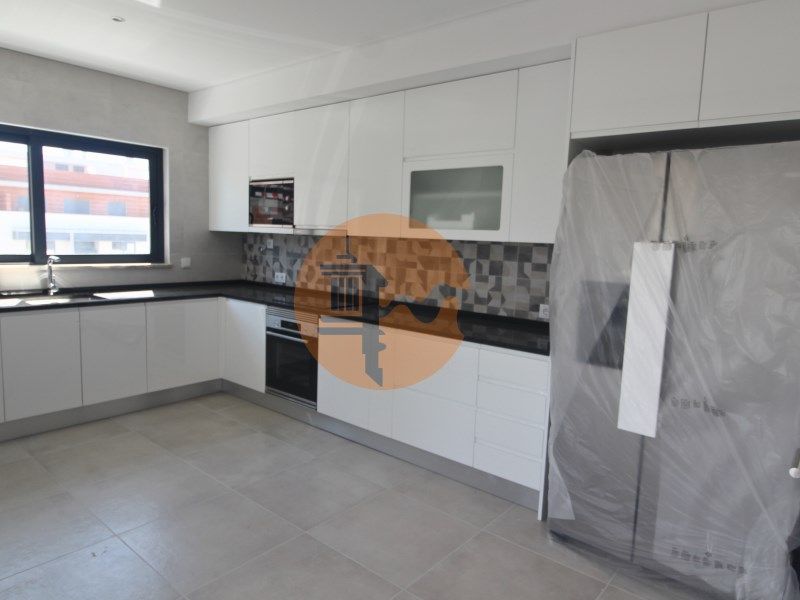 Property photo 2 of 52