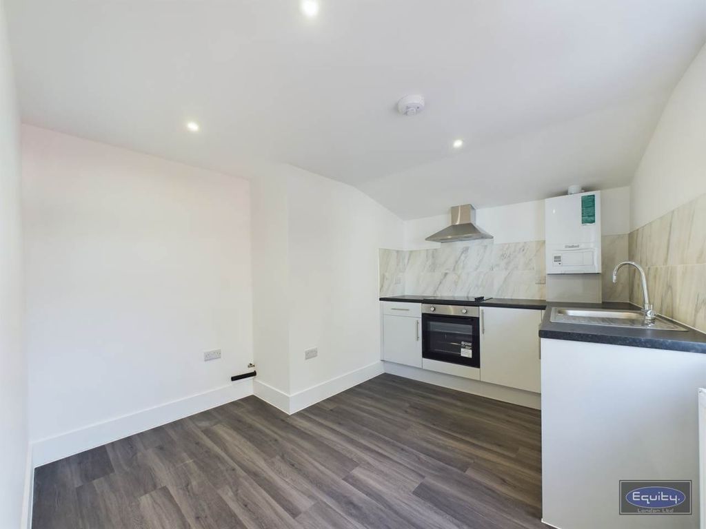 Property photo 2 of 13 Kitchen (2)