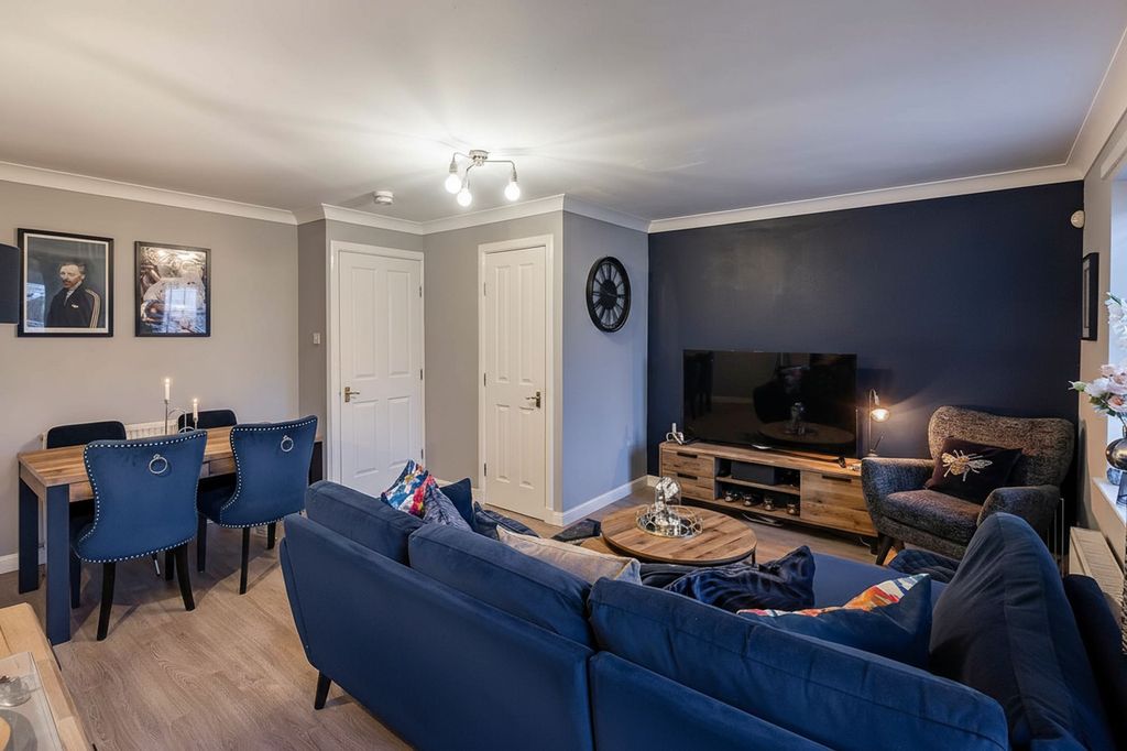 Property photo 3 of 22 Living Room/Diner