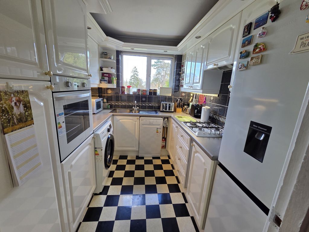 Property photo 3 of 21