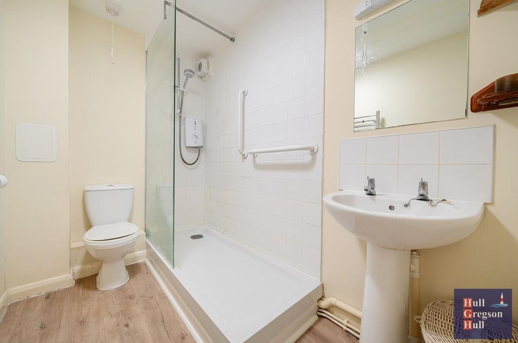 Additional image 9 of 2 bed flat for saleGrangecroft Road, Portland DT5