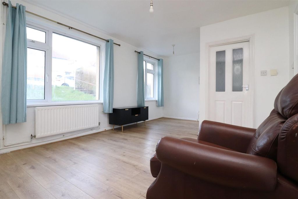 Property photo 3 of 16 Living Room3.Jpg