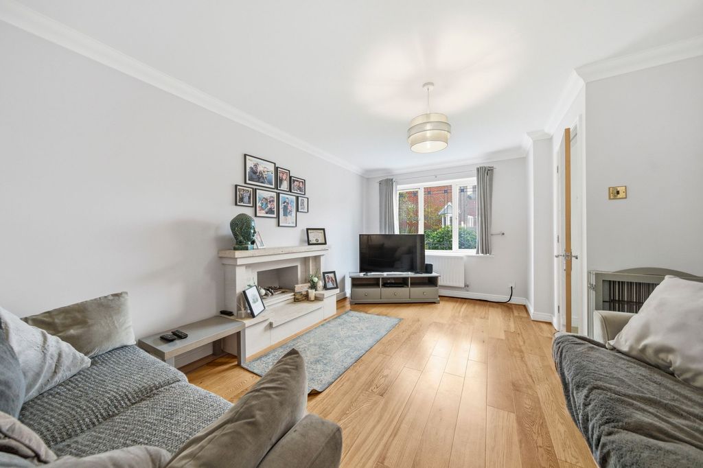 Property photo 2 of 35