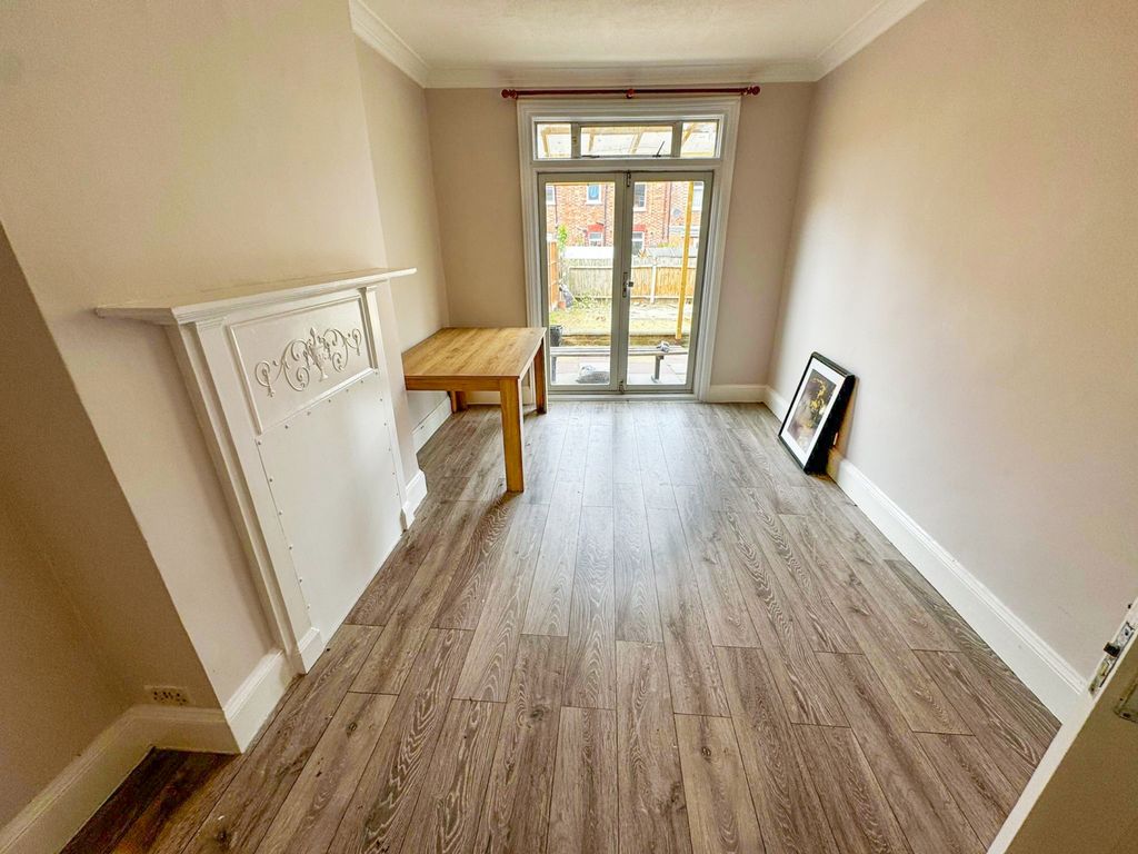 Property photo 3 of 10 B20Cb505-Ad51-4900-9c0F-B136d504Adaf