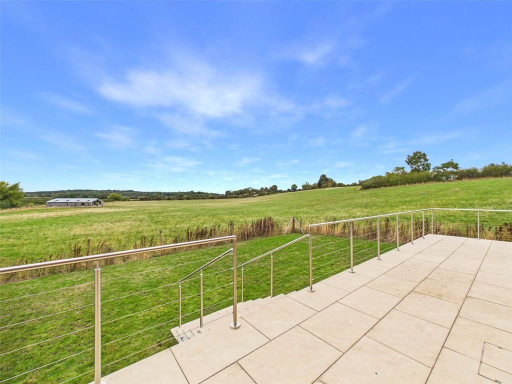 Property photo 2 of 31 Picture No. 27