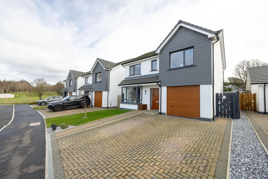 Property photo 1 of 35