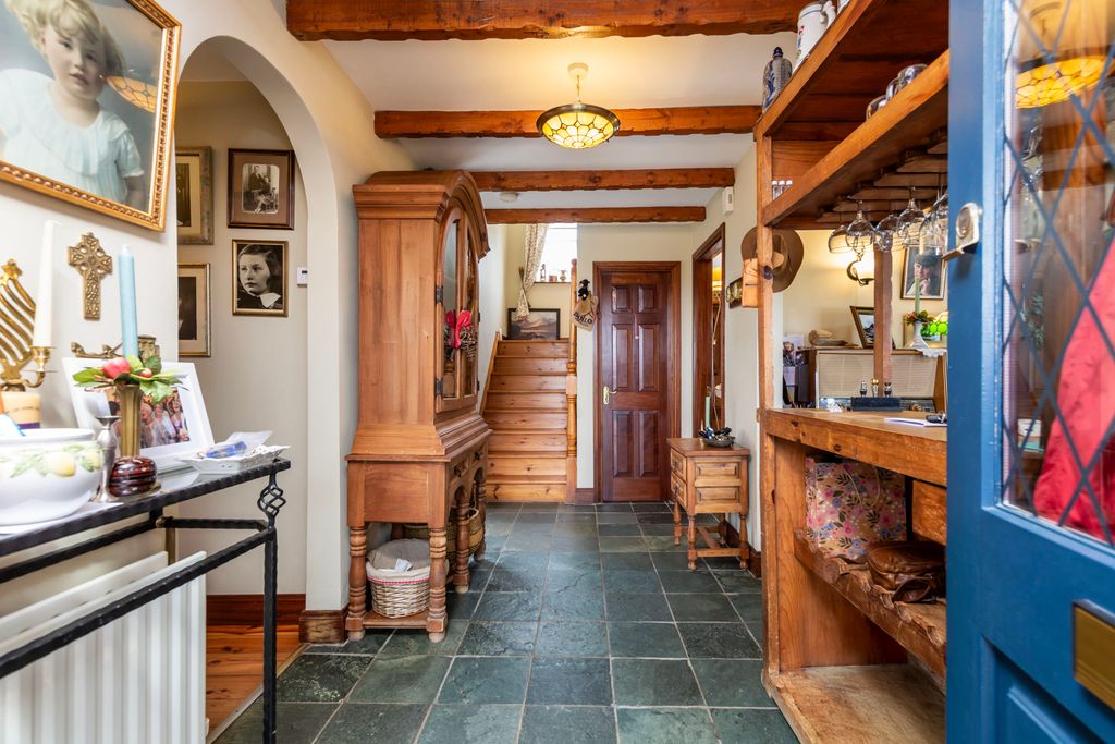 Property photo 2 of 58