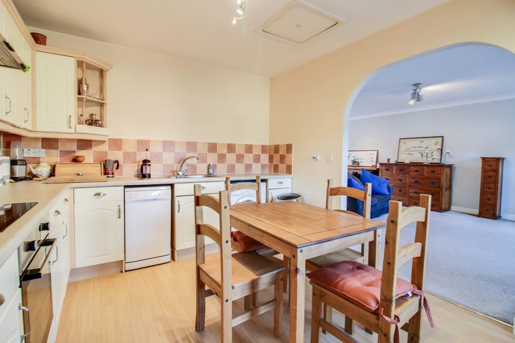 Property photo 3 of 16 Picture No. 02