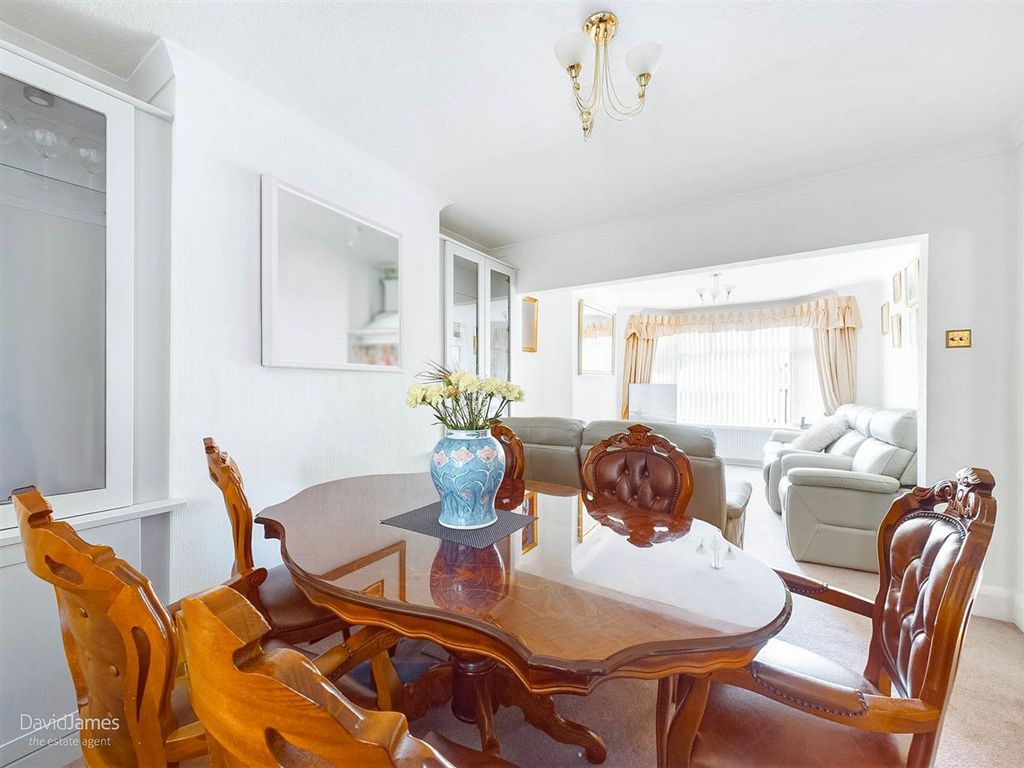 Property photo 3 of 12 Dining Area