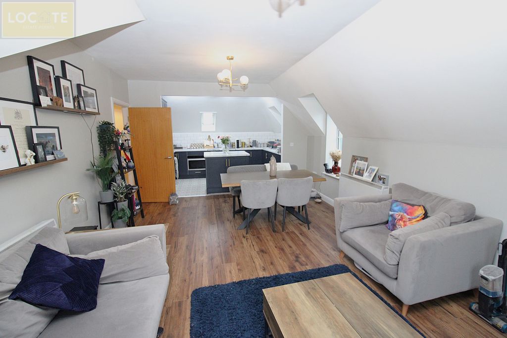 Property photo 2 of 12 Img_8702.Jpg