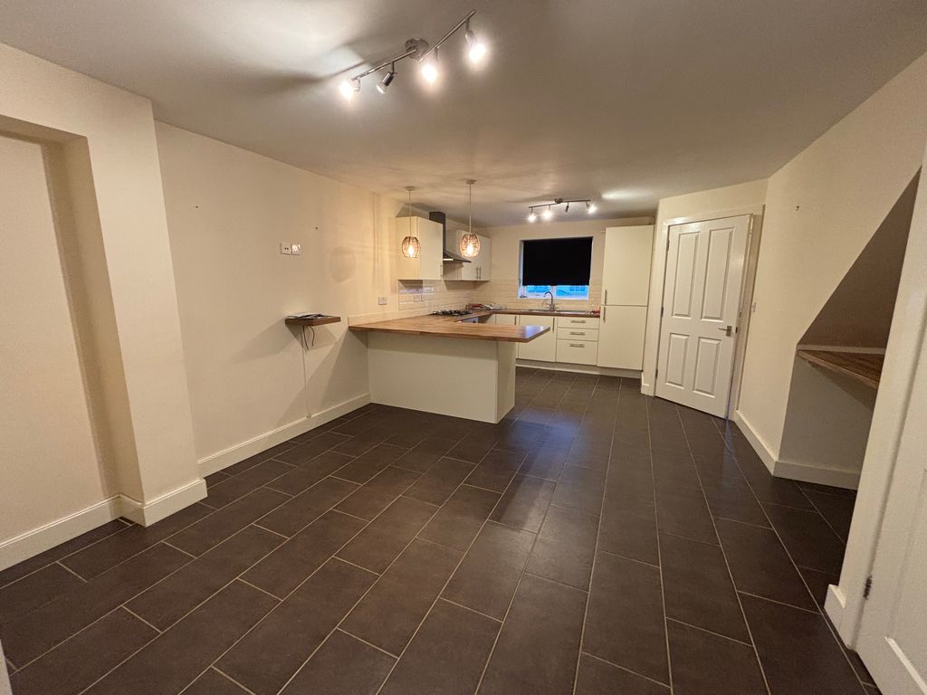 Property photo 3 of 21 Gallery