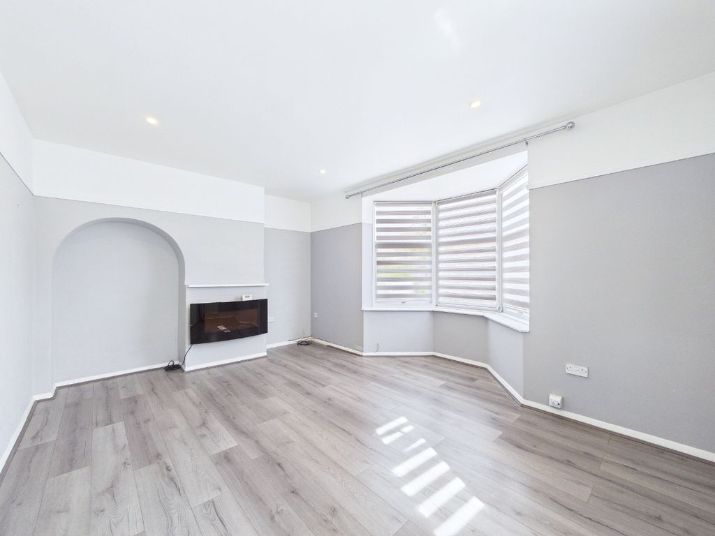 Property photo 3 of 22 5373899