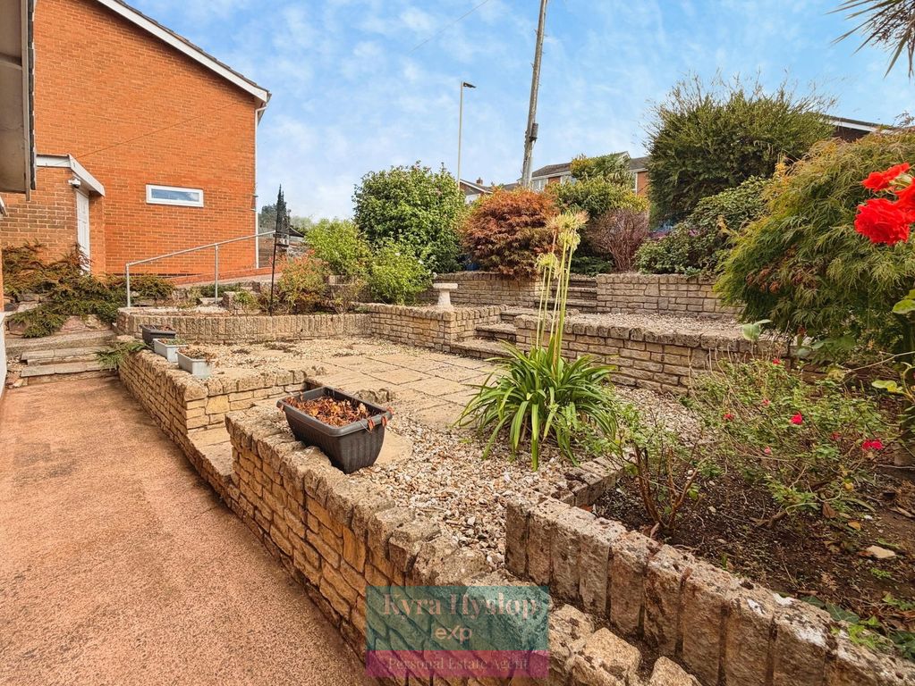 Property photo 3 of 27