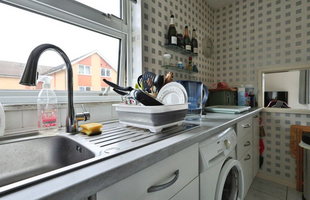 Property photo 3 of 30