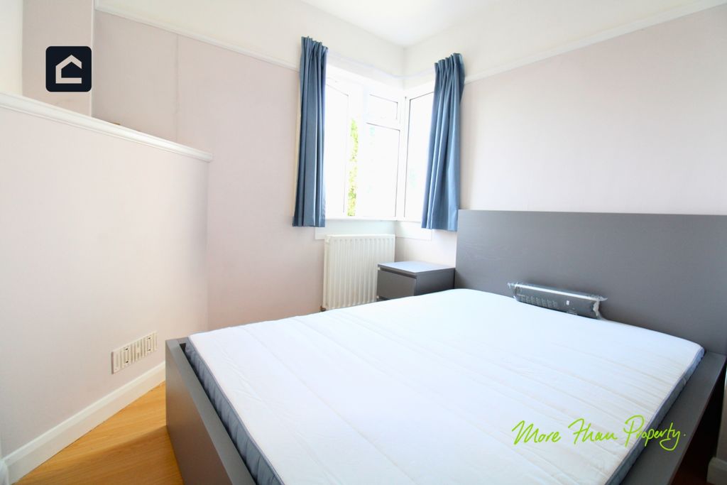 Property photo 3 of 9 4