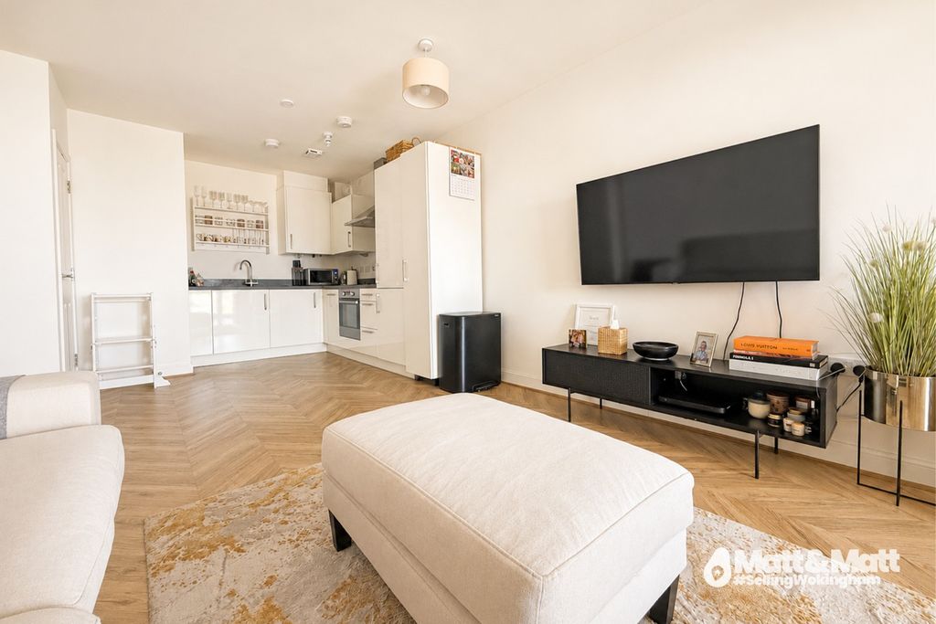 Property photo 3 of 8 4683026