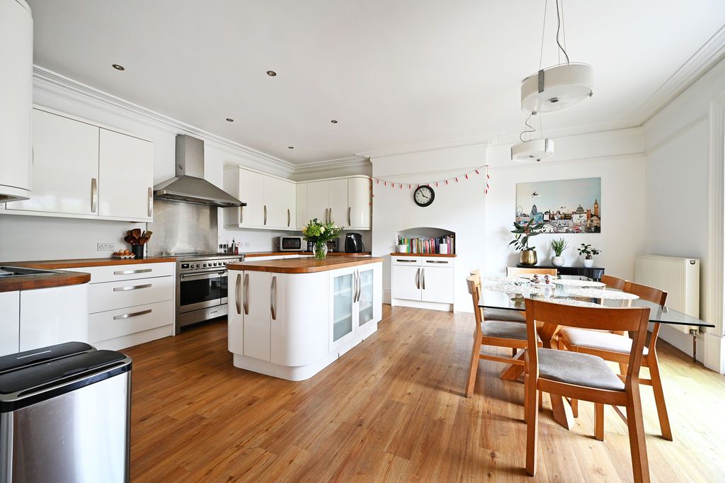 Property photo 1 of 36 Dining Kitchen