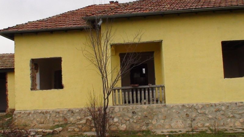 Property photo 1 of 4