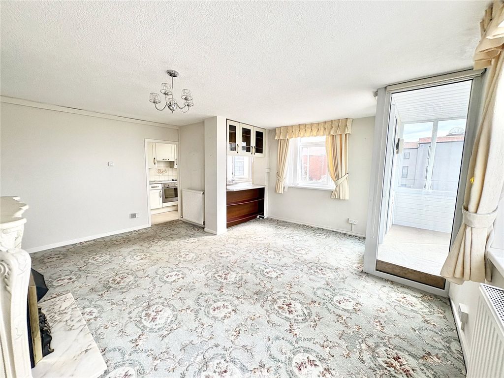 Property photo 2 of 12 Picture No. 11