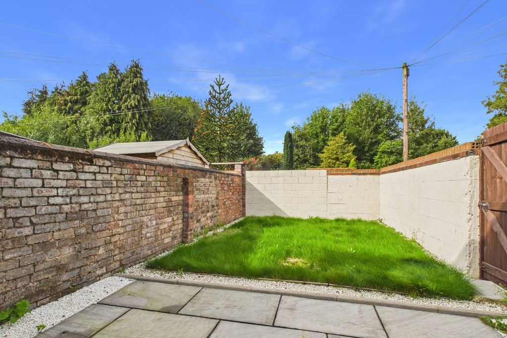 Property photo 3 of 14 Garden