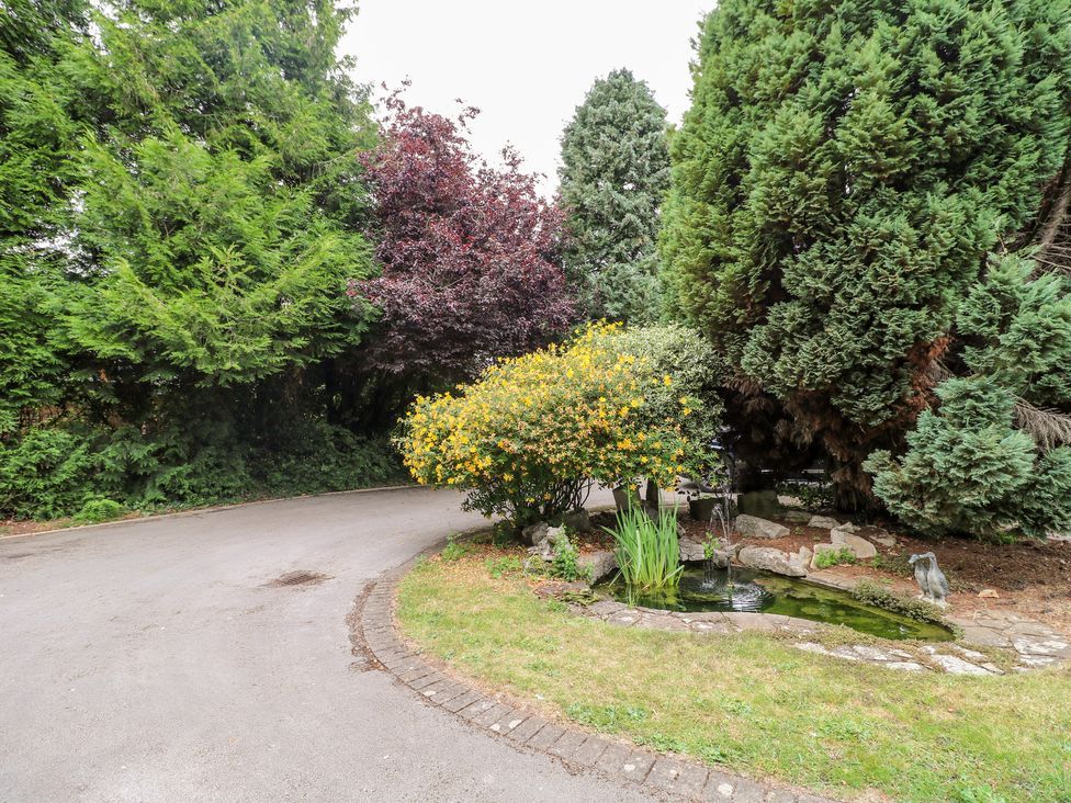 Property photo 3 of 47