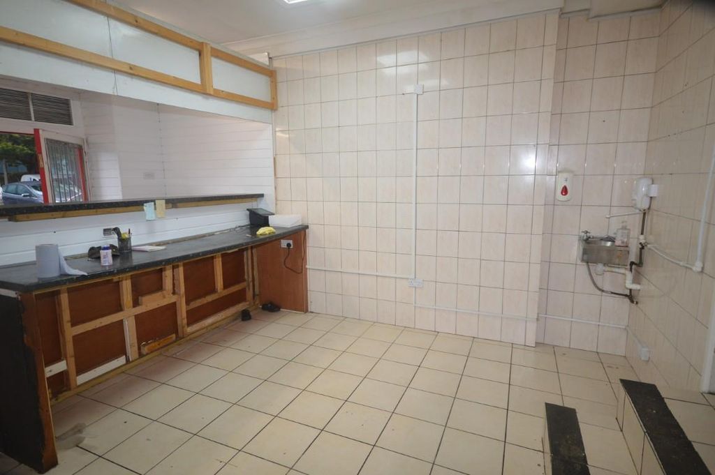 Property photo 3 of 7 Dsc_0030 (Medium).Jpg