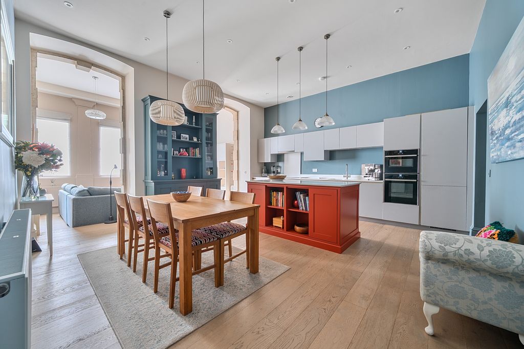 Property photo 1 of 19 Kitchen / Diner
